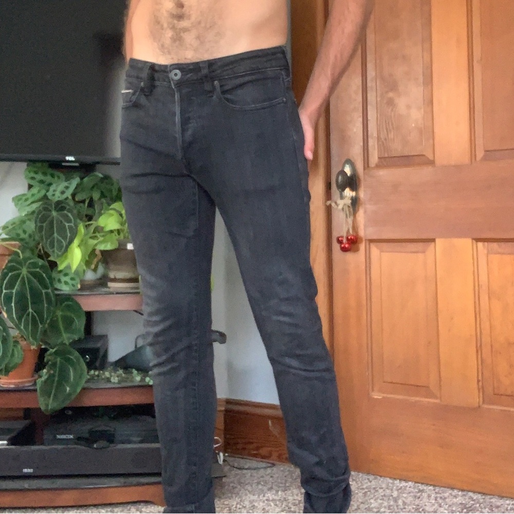 TRUE BLACK AMERICAN EAGLE SLIM JEANS SIZE 29x34